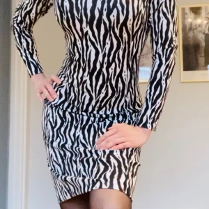 Knee long, sexy dress - Knee long, stretchy cotton dress. Very tight, but comfortable! Good condition! Selling only because it doesn’t fit anymore :(