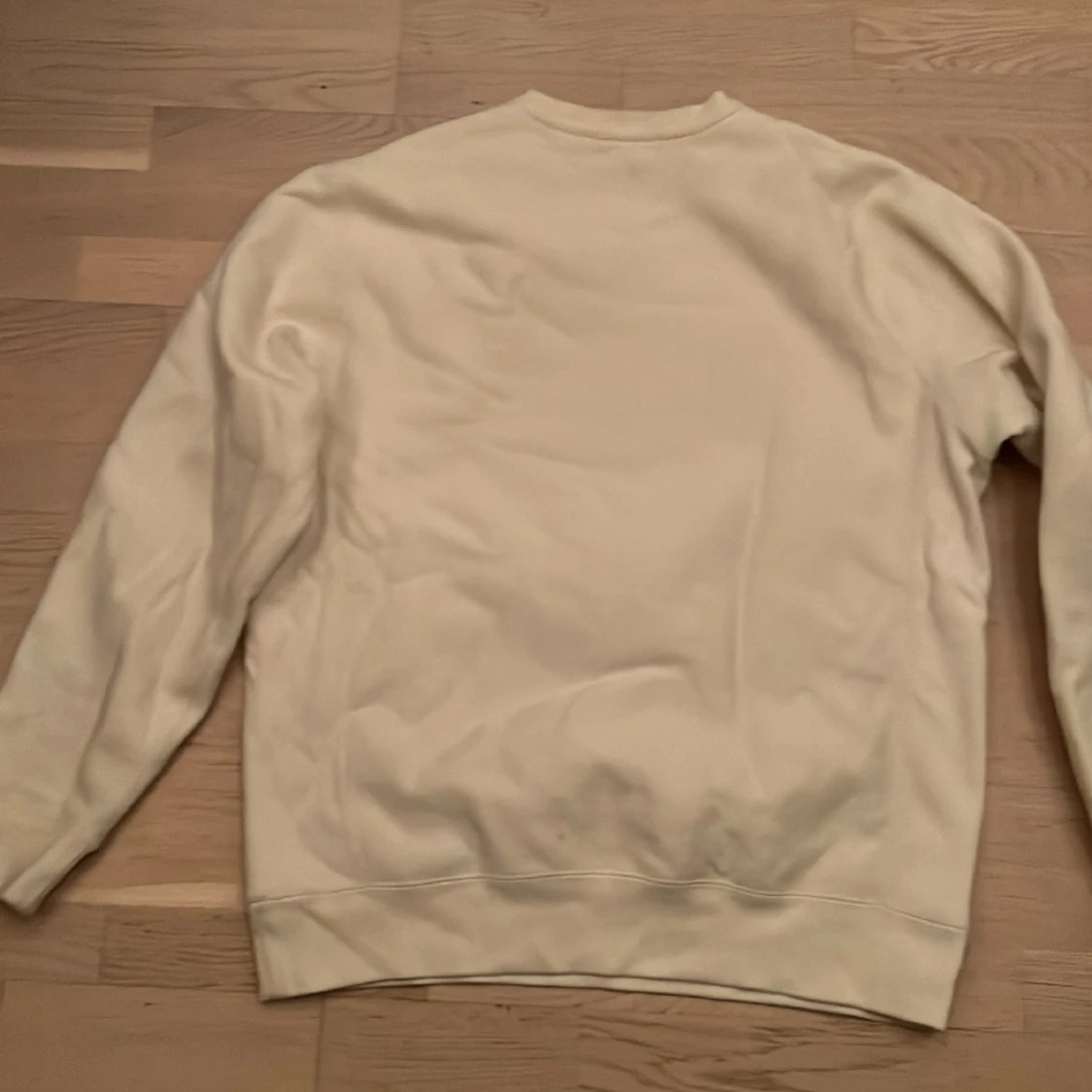 Butter Sweatshirt  - 90