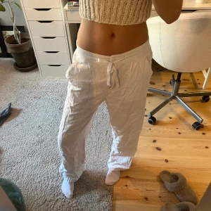 Linnebyxor 🎀 - Linnebyxor i strl 34 från Next 🙌🏽Använda fåtal gånger. Köparen står för frakt. 