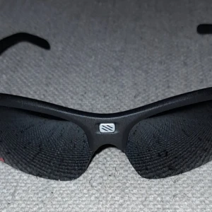 Solglasögon nya - Helt ny märke Rudy project Rydon mypris 2686kr passar pefekt till varfags elr i skidbacken.