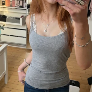 Intimissimi linne - Säljer mitt gråa intimissimi linne Stl S💞💞 Dm vid intresse/frågor