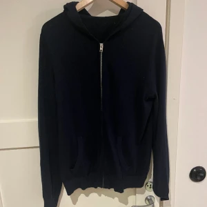  stickad fullzip - Storlek S i fint skick