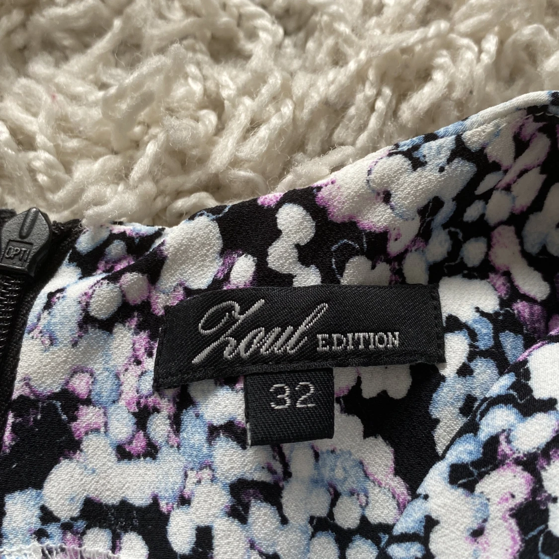 Mönstrad klänning från Koul Edition - 91