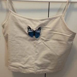 Linne - Använt många gånger, bra skick, linnet kommer från New yorker. Köparen står för frakt. 