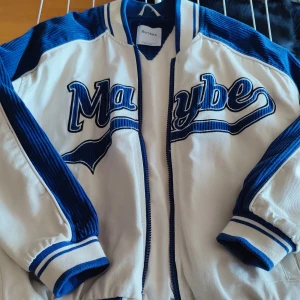 Bershka baseball jacka  - Bershka baseball jacka storlek M, i princip oanvänd.