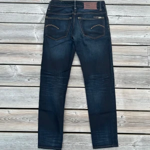 G star jeans  - G star jeans. 3301. Storlek 30 32. Mycket fint skick!   Tags: cohen, nudie jean, saint Laurent, golden goose, lindeberg, gran sasso, Phillipe model, philippe model, dondup jeans, Levis, lee jeans, Ralph lauren, rayban boyfriend grisch, laidback