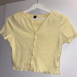 T-shirt  - Använd 1 gång 