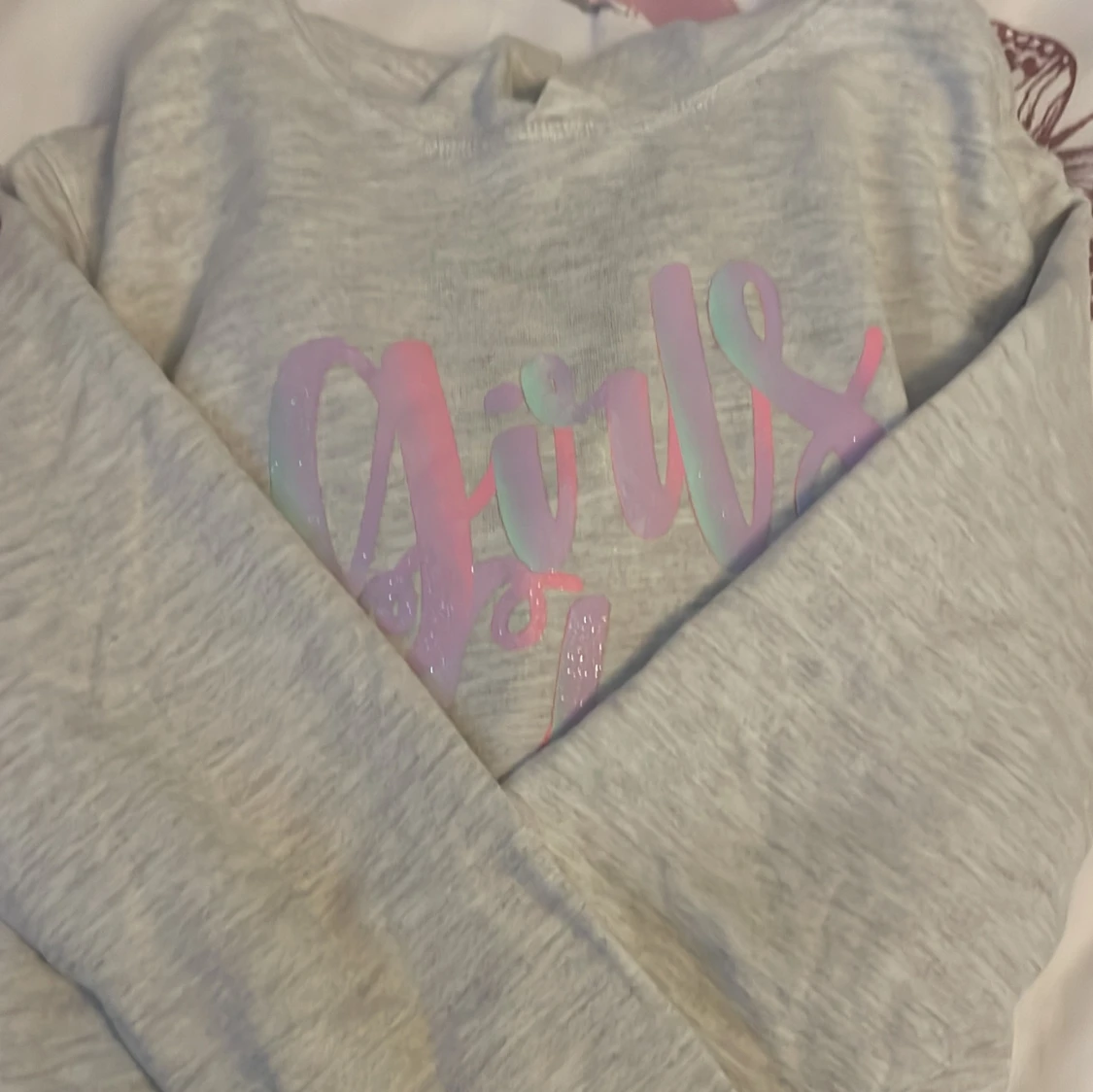 En grå godis med färg glad text - 90