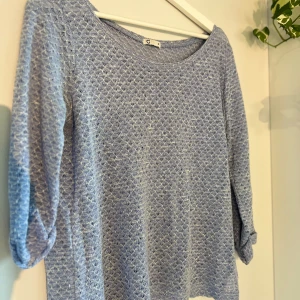 Tunn trekvartsärmad tröja - Trekvartströja från cubus💙  Bredare i modellen med fint fall Boatneck Inga defekter