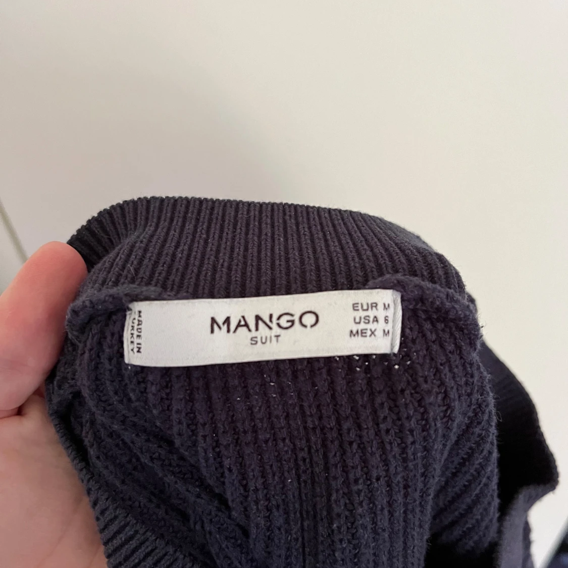 Blå stickad tröja från Mango - 91