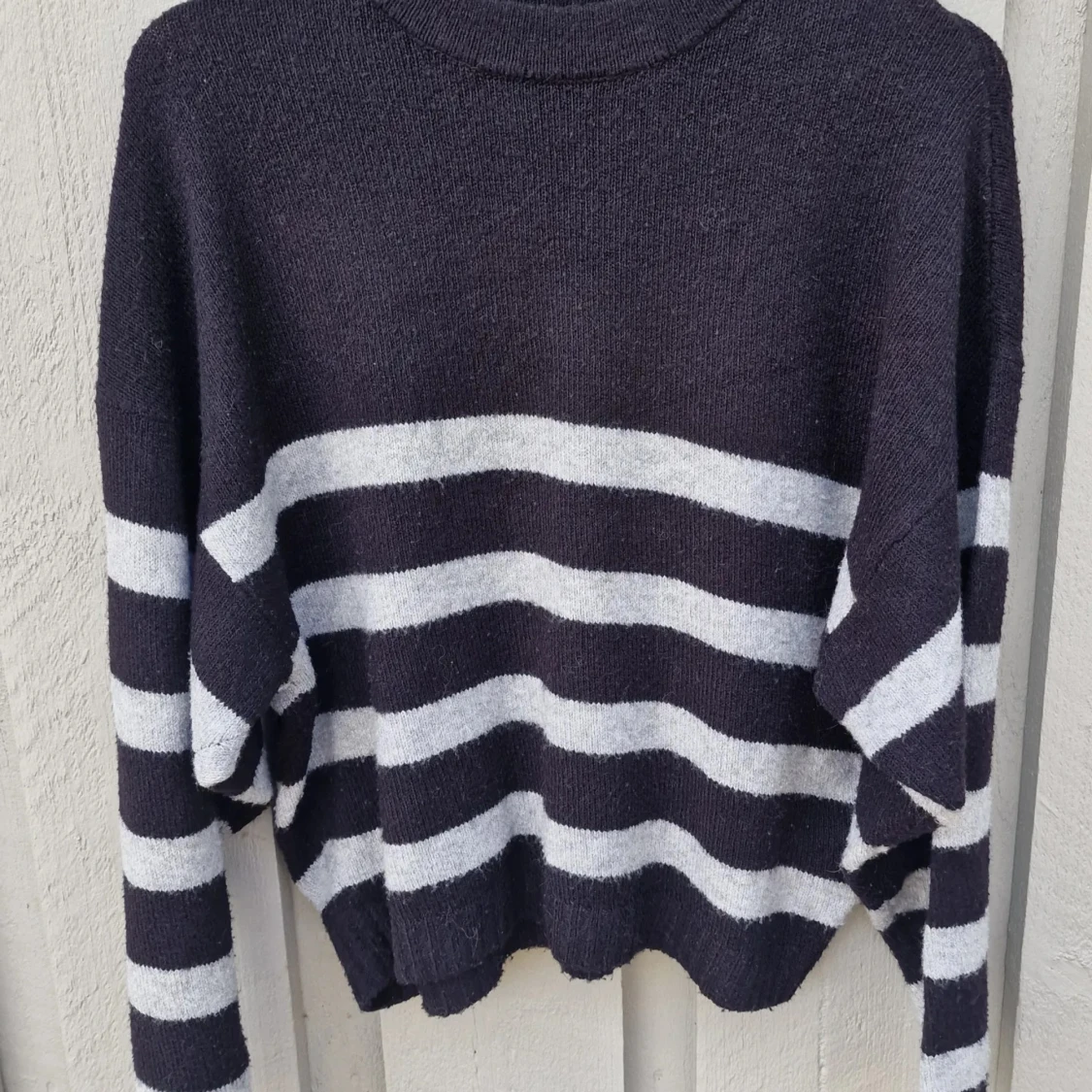 Randig stickad tröja 