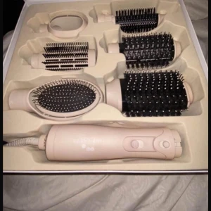 Härfön HAIR LAB EX - Säljer min hårfön som har 6 olika funktioner som man kan välja av, säljer den pågrund av ingen behov av den. Fungerar perfekt. Original pris 2000kr. Priset går att diskutera vid snabbaffär.