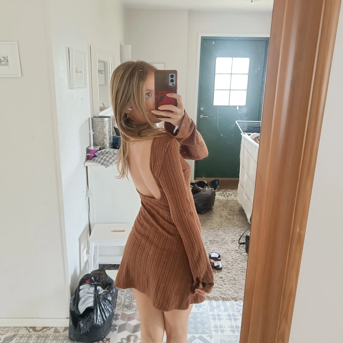 Klänning med öppen rygg  - 90