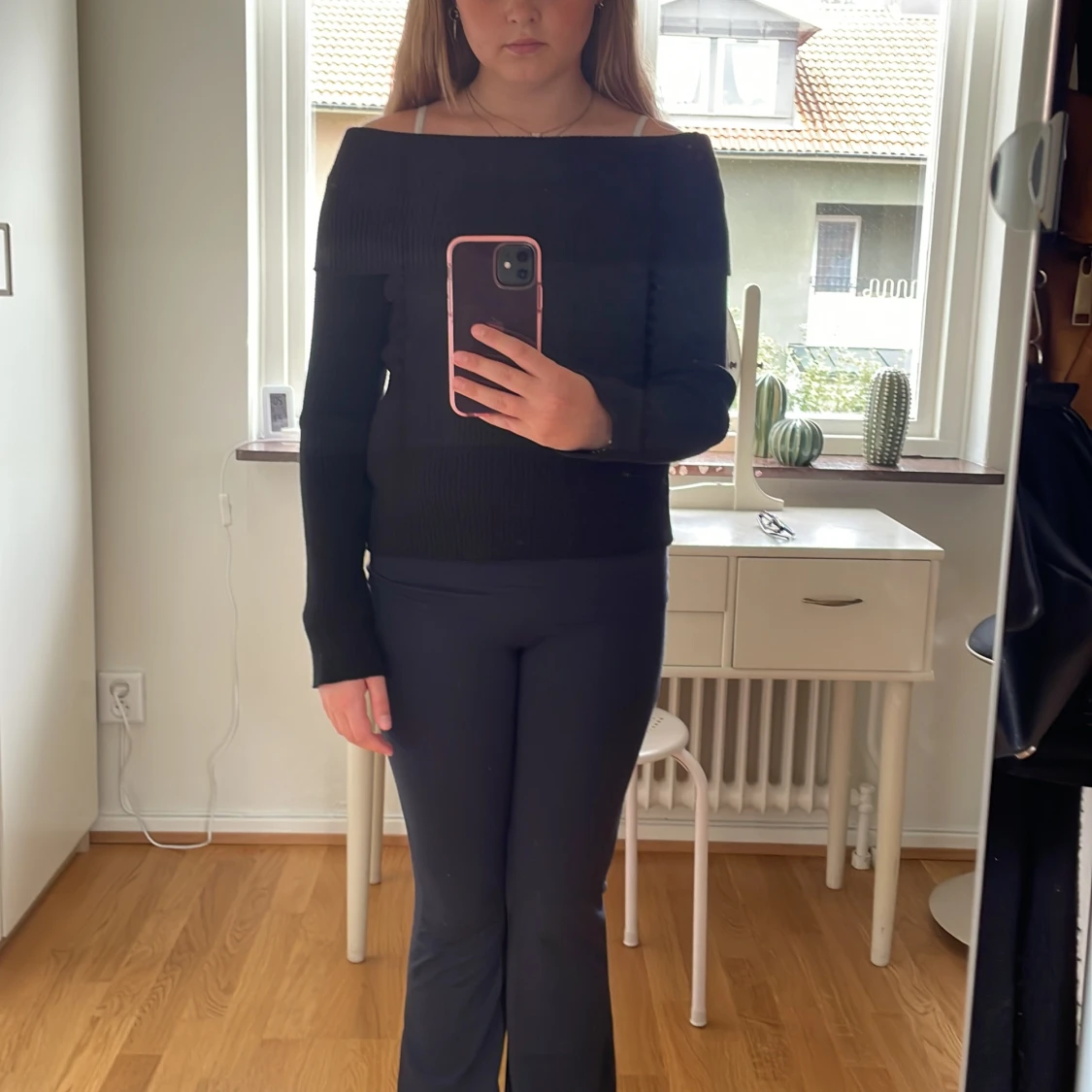 Off shoulder tröja - 90