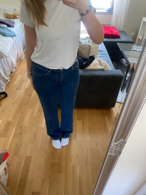 Perfect jeans - Straight, lågmidjade perfect jeans från Gina. Köpta på rea men aldrig använda