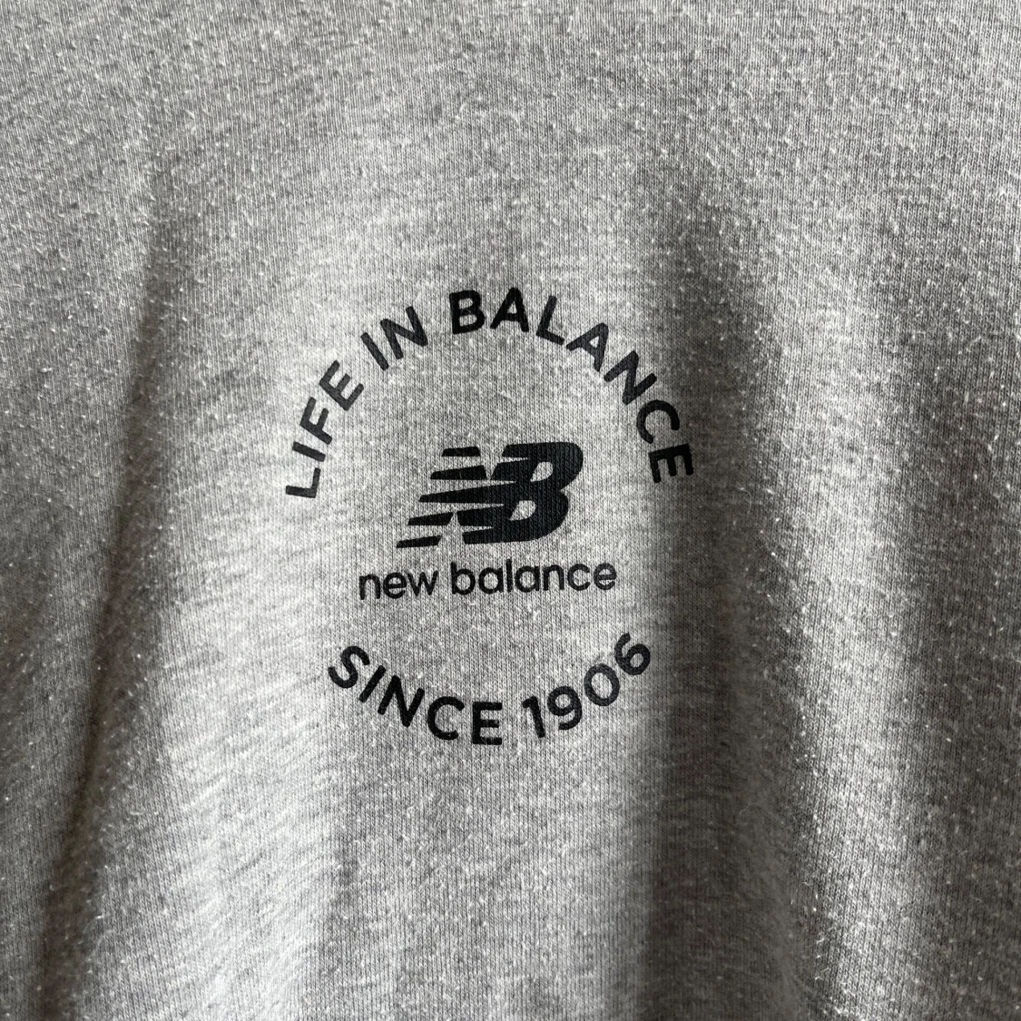 Grå new balance hoodie - 90