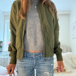 Grön jacka - Söt grön jacka, så fin till hösten💞💞Köptes från Zalando för 500kr 🥰
