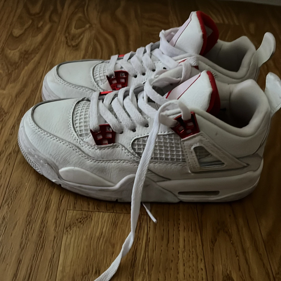 Jordan 4s - 92