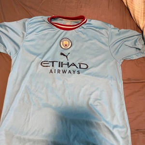 Haaland tröja  - Manchester tröja med nummer 9 haaland från säsongen 2022/2023