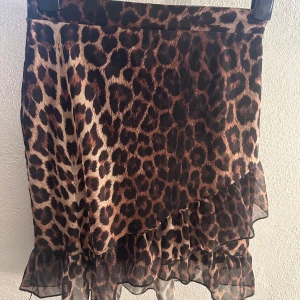 Leopardkjol  - Säljer denna leopardkjol från Nelly i storlek s! 💓