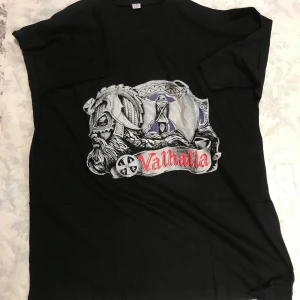 T Shirt  - Finns fler kvar  Stlk kvar M.L.XL.XXL 115kr/st . Samma frakt 