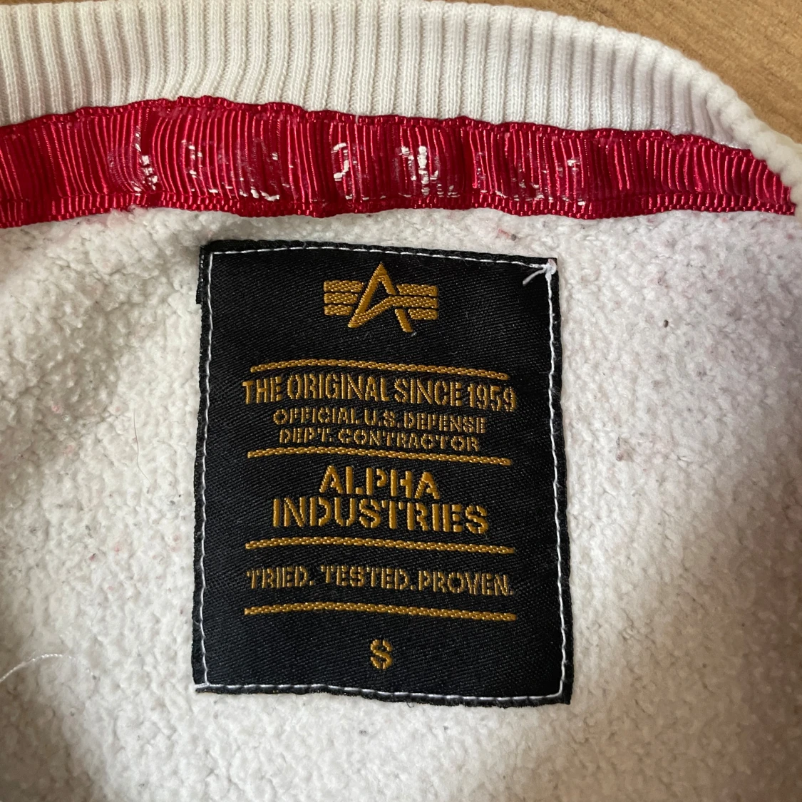 Vit tröja från Alpha Industries - 90