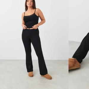 Flare Jersey trousers  - Flare tights ifrån Gina tricot stl S 💗