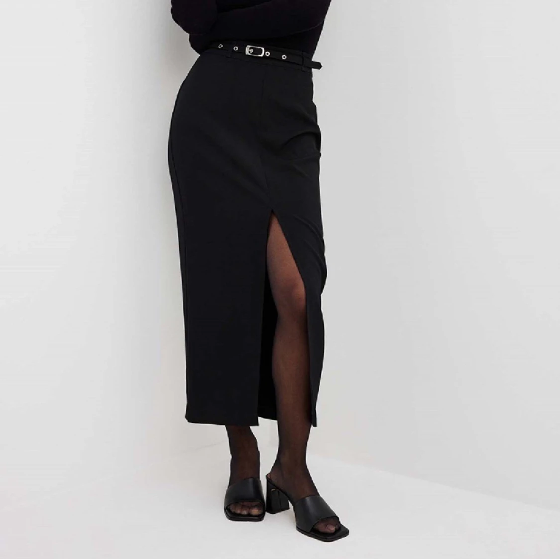 Sandaler med utsvängd blockhäl - 91