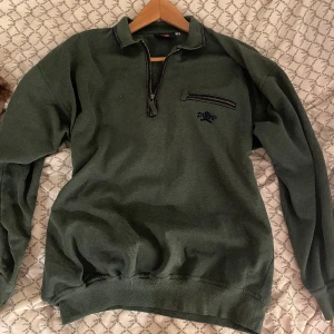 Sweatshirt  - Vintage sweatshirt med coola detaljer 