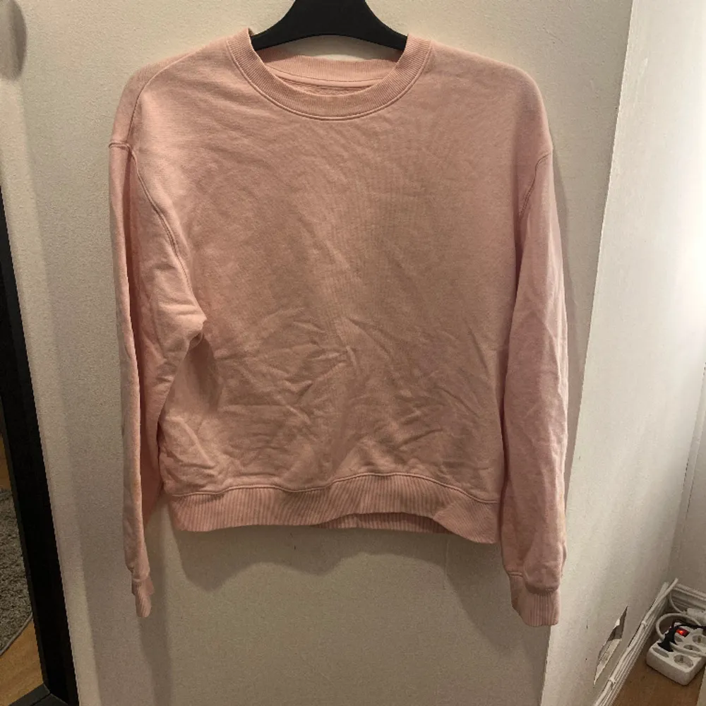 Rosa tröja från Cubus i storlek S. Är i bra skick och är inte använd mer är 4-5 gånger.. Tröjor & Koftor.