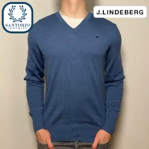 Trendig J.Lindberg pullover perfekt till vintern i 9/10 skick (har en liten fläck på axeln, fråga bild)❄️Han på bilden är ca 175 (S/M) Skriv vid frågor eller funderingar🙌