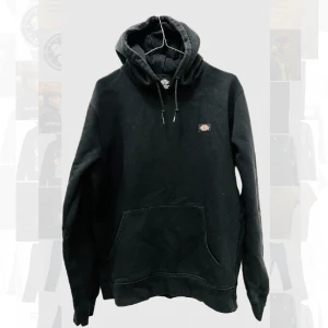 Dickies hoodie  - Svart hoodie från Dickies. Stl M.  Fint skick 