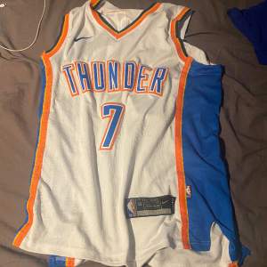 En original basket tröja från Oklahoma city thunder/ NBA  Carmelo Anthony tröja.