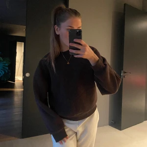 Sweatshirt - Brun och nästan oanvänd tröja🤎