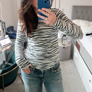 Tröja! - Snygg tröja med zebra!