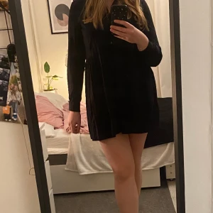 Svart skjortklänning - Bra skick, använd fåtal gånger 