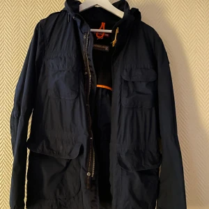 Parabumper - Storlek S väldigt bra skick kvitto finns