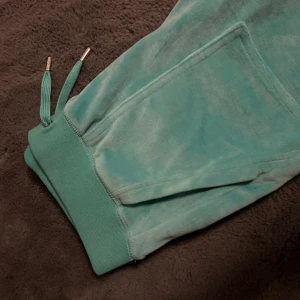 Juicy byxor  - Säljer dessa kan även byta mot något annat eller annan färg