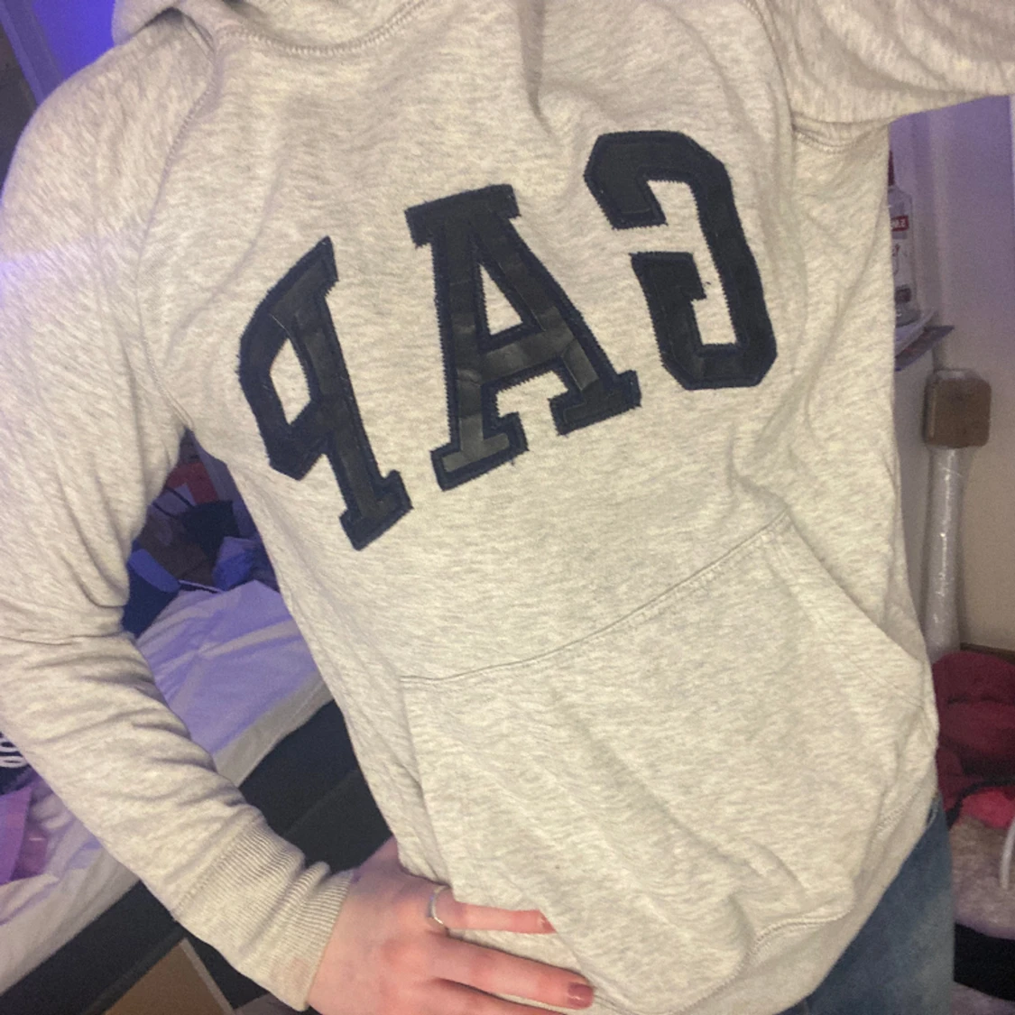 Ljusgrå Gap hoodie - 90