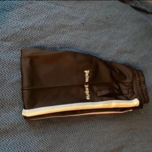 Palm angels byxor XS  - Palm angels byxor knappt använda 