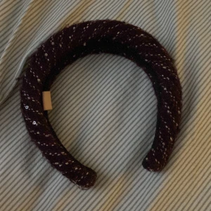 Diadem - Säljer detta snygga diademet från Beck södergaard som jag tyvär inte får någon användning av💕