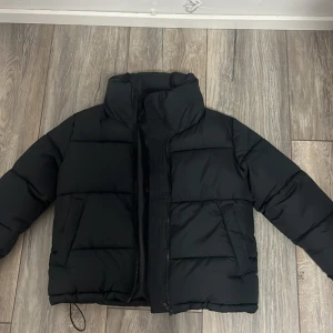 Jacka - En fin jacka från bikbok använd ett par gånger