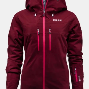 Eqpe skidjacka! - Säljer denna jättefina skidjackan i superbra skick! Den har inga defekter. Nypris 2 800kr❤️Passar mig som har storlek s-m