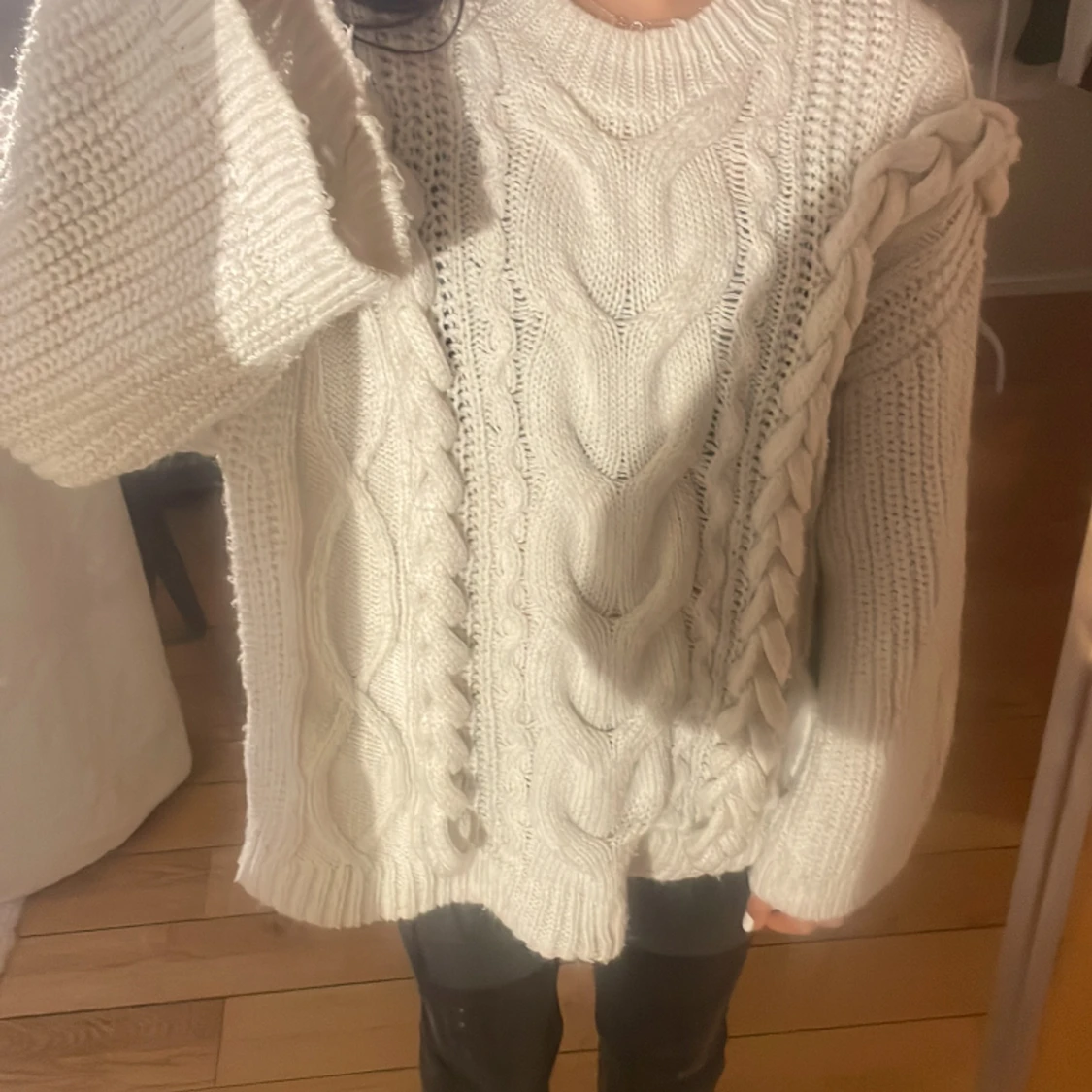 Chunky vit stickad tröja - 91