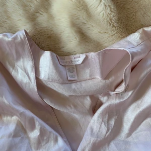 Victoria secret kimono - Kimono i siden från  VS  Knappt använd 