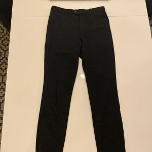 Jack&Jones kostymbyxor  - Storlek W27” L30” Fint skick