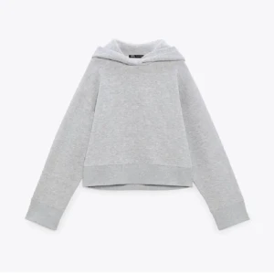 Grå hoodie  - Jättefin grå hoodie ifrån zara, väldigt bra skick💗💗💗