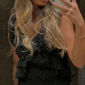 Topp från zara - Stickad topp från zara storlek M. Aldrig använd💘