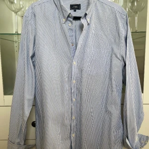 Boomering Skjorta - Säljer nu en grymt snygg Boomerang skjorta i storlek L. Bara att höra av sig vid frågor!