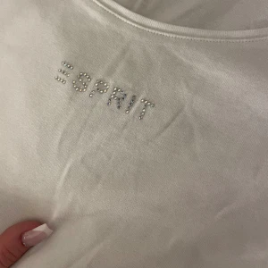 T-shirt  - Så fin, men använder inte tillräckligt mycket, köpt på nk för 300